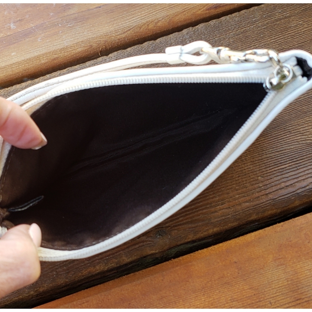 Coach White Leather Wristlet Clutch Wallet - Picture 3 of 4